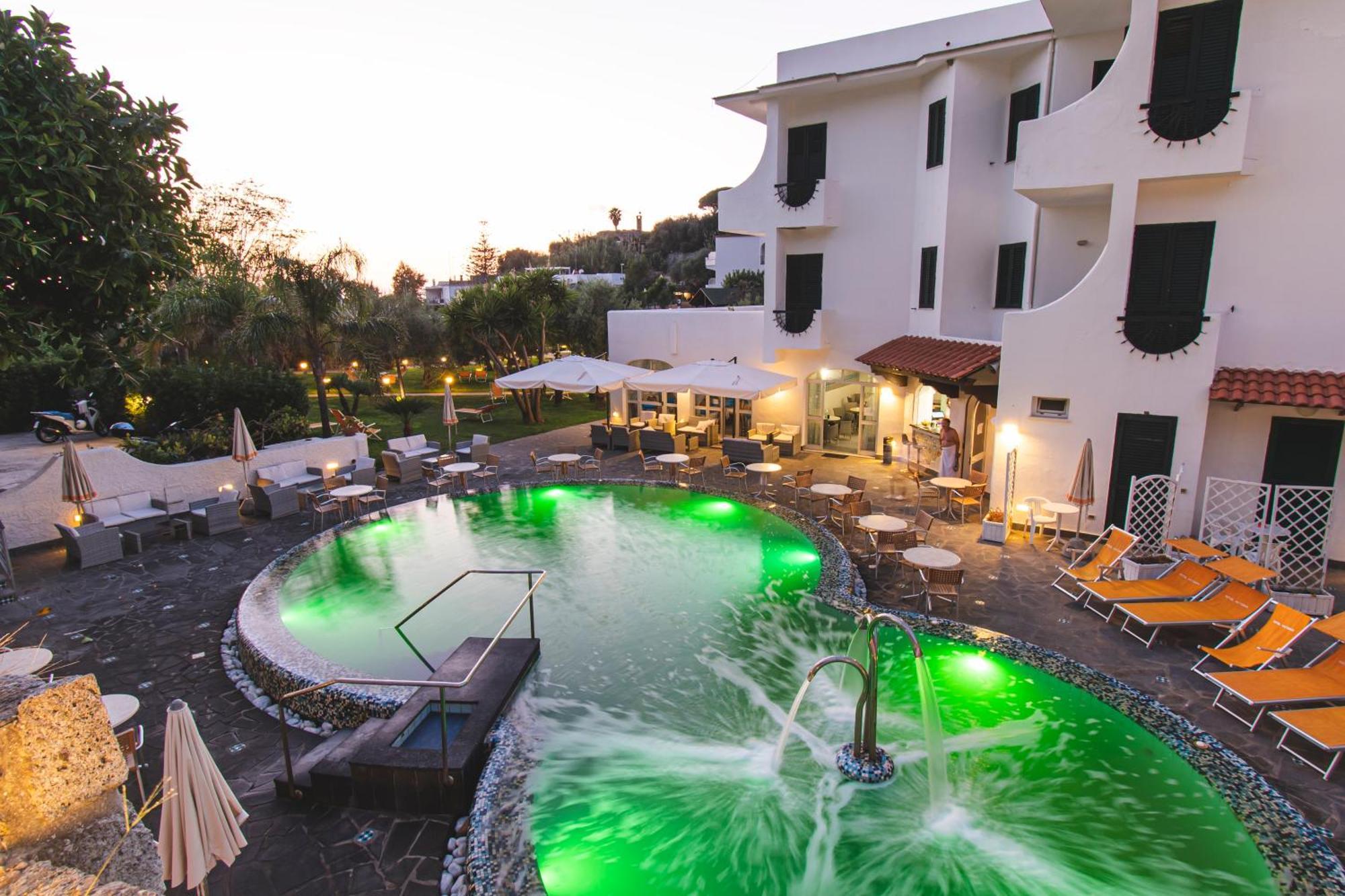 Victoria Park Resort Ischia Buitenkant foto